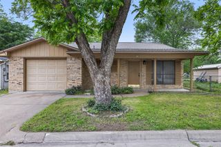 555 E Houston ST, Giddings, TX 78942