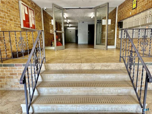 155 Bull Hill Lane APT 201, West Haven, CT 06516