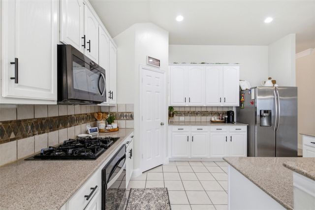 2565 Pinnacle Point Drive, Grand Prairie, TX 75054