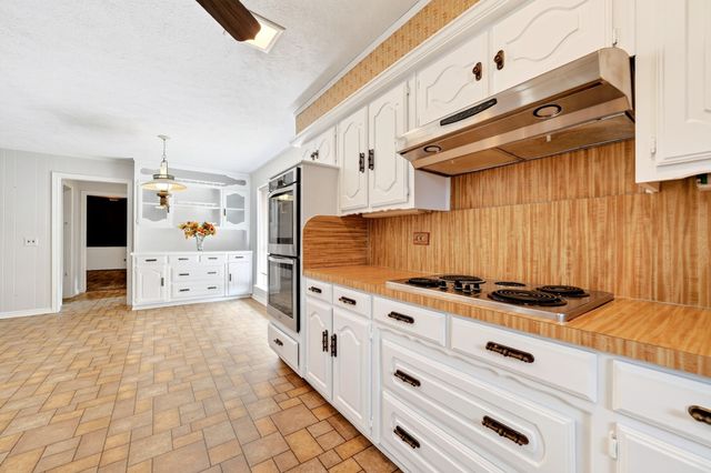 10130 Woodlake Drive, Dallas, TX 75243