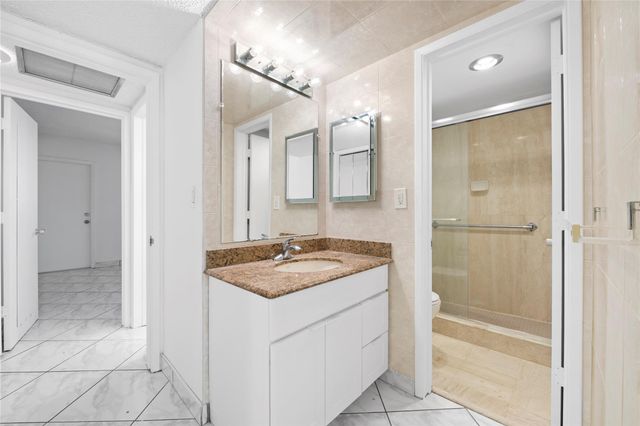 1069 Hillsboro Mile 507, Hillsboro Beach, FL 33062