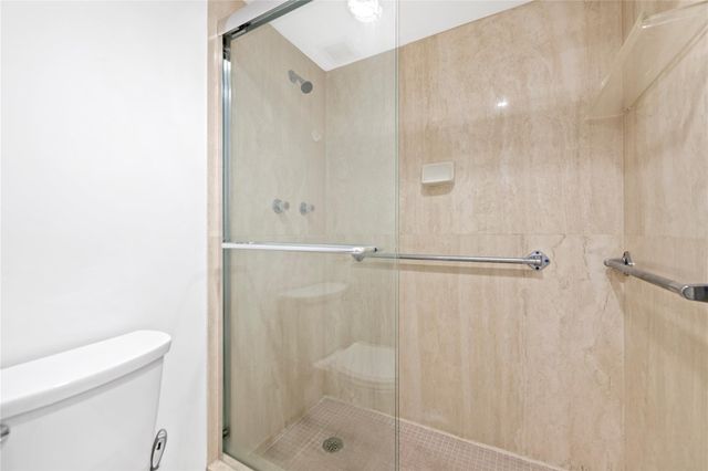 1069 Hillsboro Mile 507, Hillsboro Beach, FL 33062