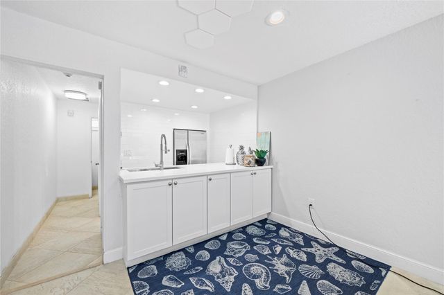 1069 Hillsboro Mile 507, Hillsboro Beach, FL 33062