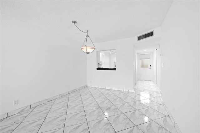 1069 Hillsboro Mile 507, Hillsboro Beach, FL 33062