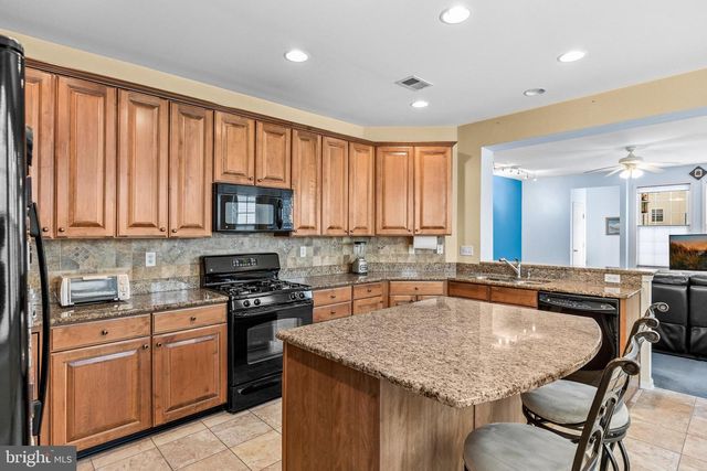 5 SUSANNAH DR, Chesterfield, NJ 08515