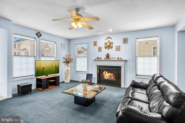 5 SUSANNAH DR, Chesterfield, NJ 08515