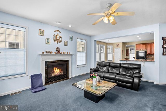 5 SUSANNAH DR, Chesterfield, NJ 08515