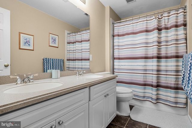 5 SUSANNAH DR, Chesterfield, NJ 08515
