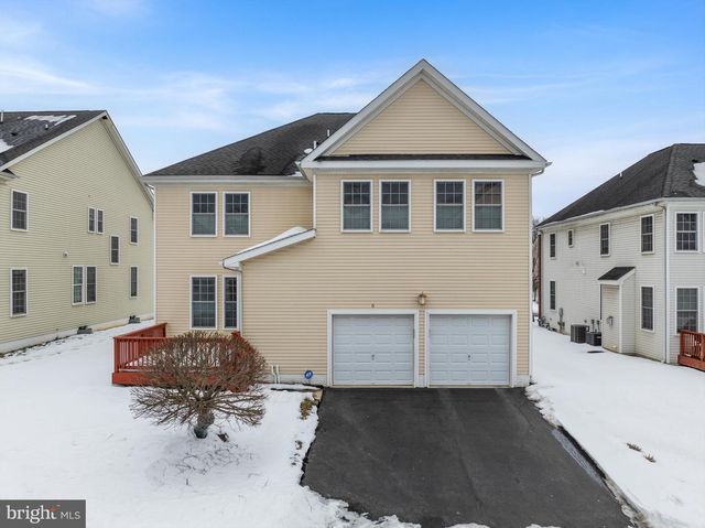 5 SUSANNAH DR, Chesterfield, NJ 08515