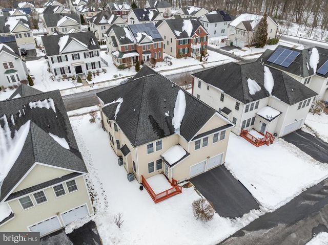 5 SUSANNAH DR, Chesterfield, NJ 08515
