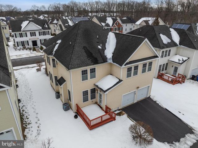 5 SUSANNAH DR, Chesterfield, NJ 08515