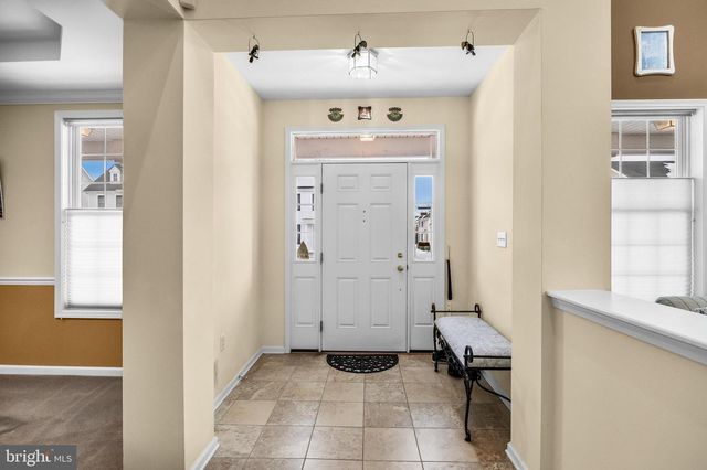 5 SUSANNAH DR, Chesterfield, NJ 08515