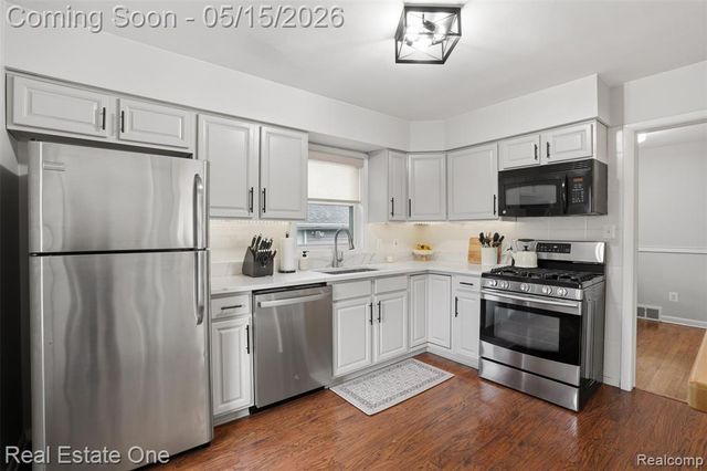 2003 Mapledale Street, Ferndale, MI 48220