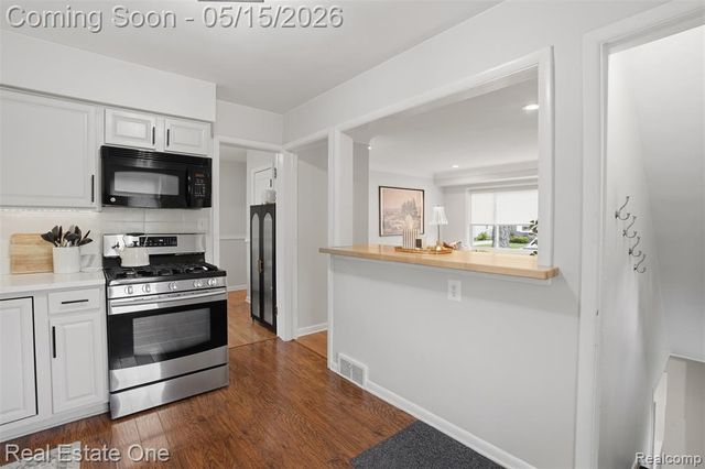 2003 Mapledale Street, Ferndale, MI 48220