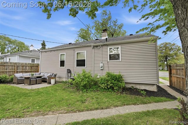 2003 Mapledale Street, Ferndale, MI 48220