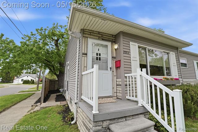 2003 Mapledale Street, Ferndale, MI 48220