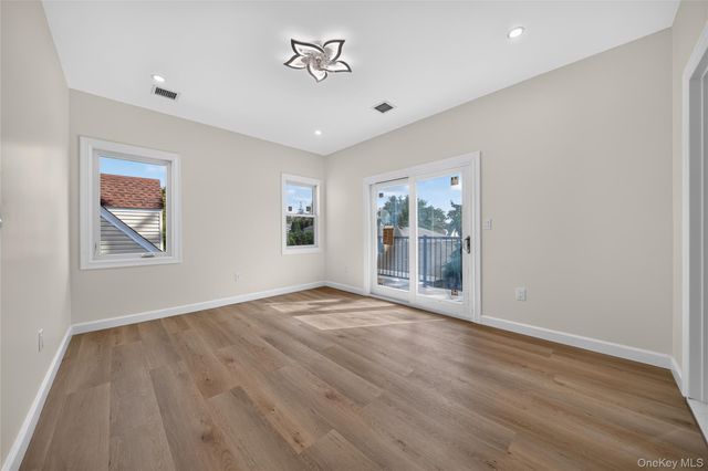 88 Dyckman Avenue, New Hyde Park, NY 11040