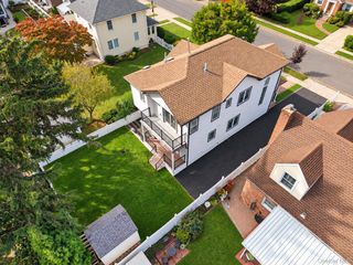 88 Dyckman Avenue, New Hyde Park, NY 11040