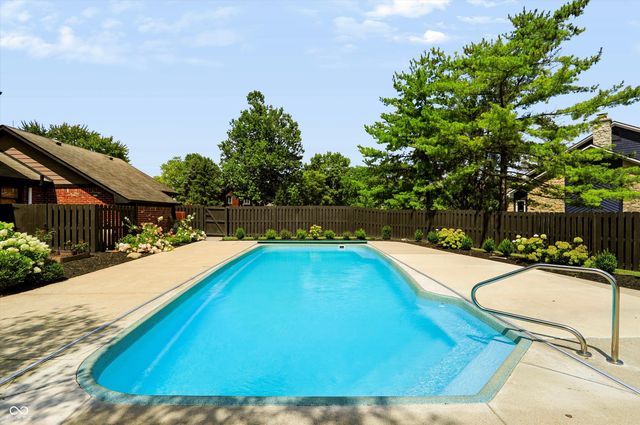 1210 Governors Lane, Zionsville, IN 46077