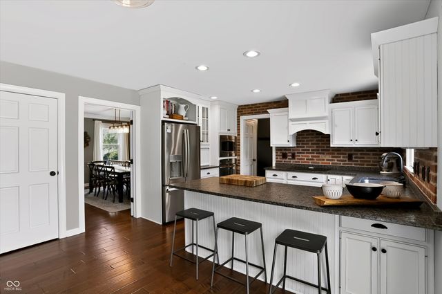 1210 Governors Lane, Zionsville, IN 46077