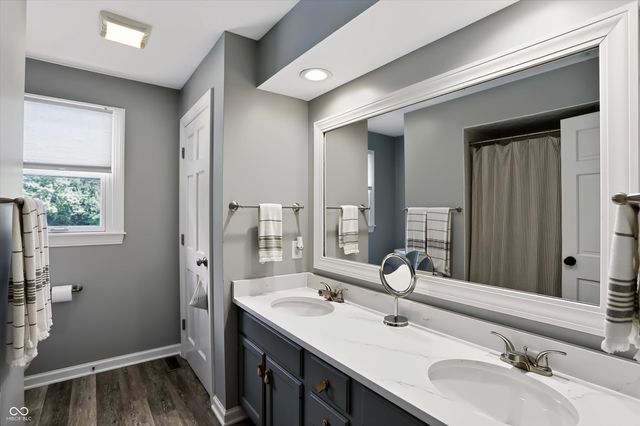 1210 Governors Lane, Zionsville, IN 46077