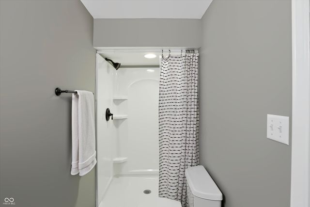 1210 Governors Lane, Zionsville, IN 46077