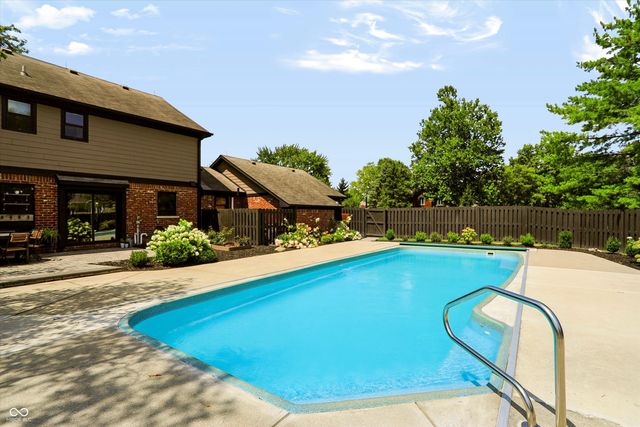 1210 Governors Lane, Zionsville, IN 46077