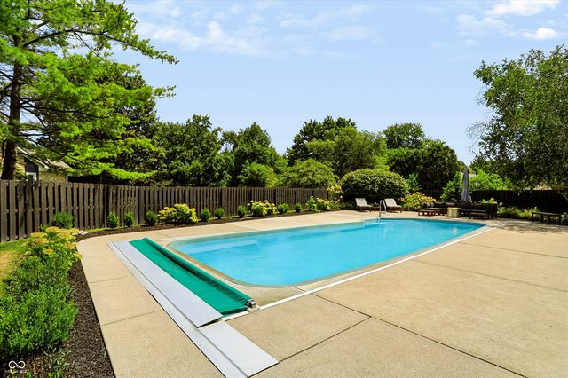 1210 Governors Lane, Zionsville, IN 46077