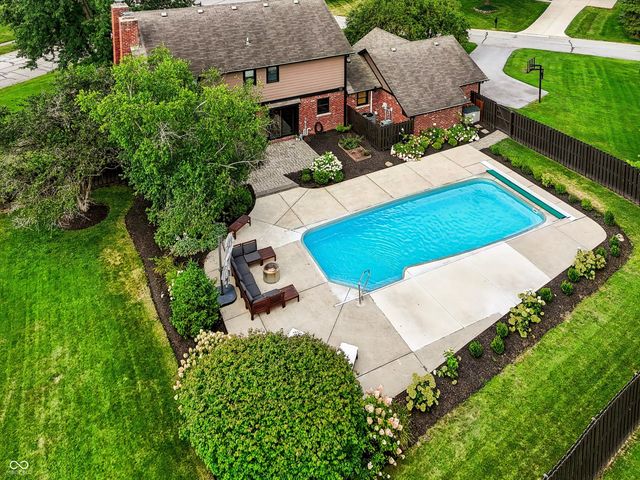 1210 Governors Lane, Zionsville, IN 46077