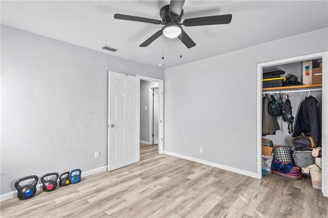 1461 Maryland Dr, Corpus Christi, TX 78415