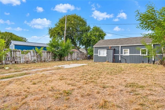 1461 Maryland Dr, Corpus Christi, TX 78415
