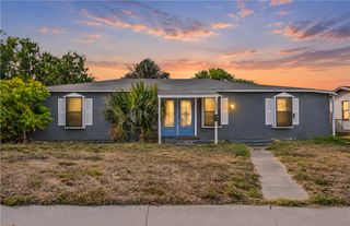 1461 Maryland Dr, Corpus Christi, TX 78415