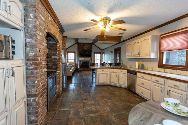 31 RED THORN CV, Cordova, TN 38018