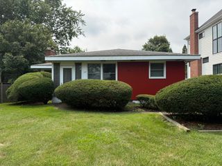 137 Chicago Avenue, Clarendon Hills, IL 60514