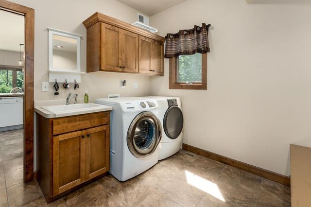 1408 10th Street NE, Sauk Rapids, MN 56379