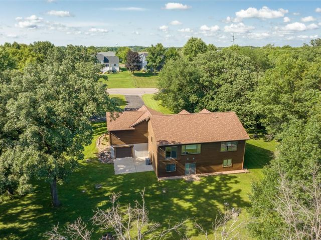1408 10th Street NE, Sauk Rapids, MN 56379