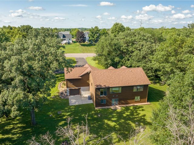 1408 10th Street NE, Sauk Rapids, MN 56379