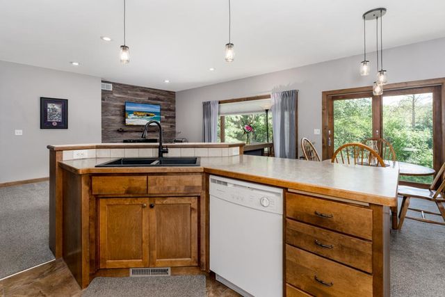 1408 10th Street NE, Sauk Rapids, MN 56379