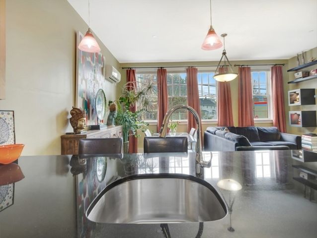 80 Webster Ave 1D, Somerville, MA 02143