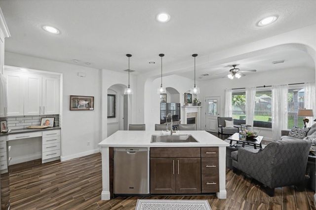 115 Zephyr Bend Place, The Woodlands, TX 77381