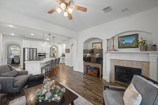 115 Zephyr Bend Place, The Woodlands, TX 77381