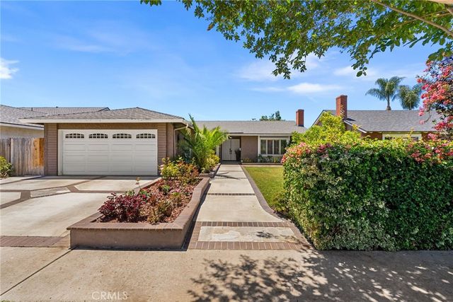 2118 Peachwood Lane, Santa Ana, CA 92705