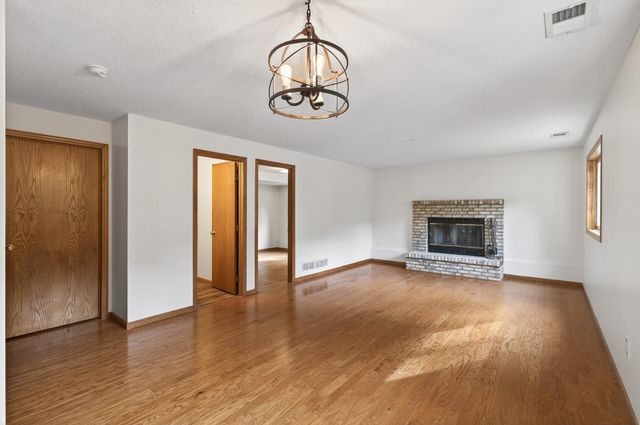 1290 109th Avenue NW, Coon Rapids, MN 55433
