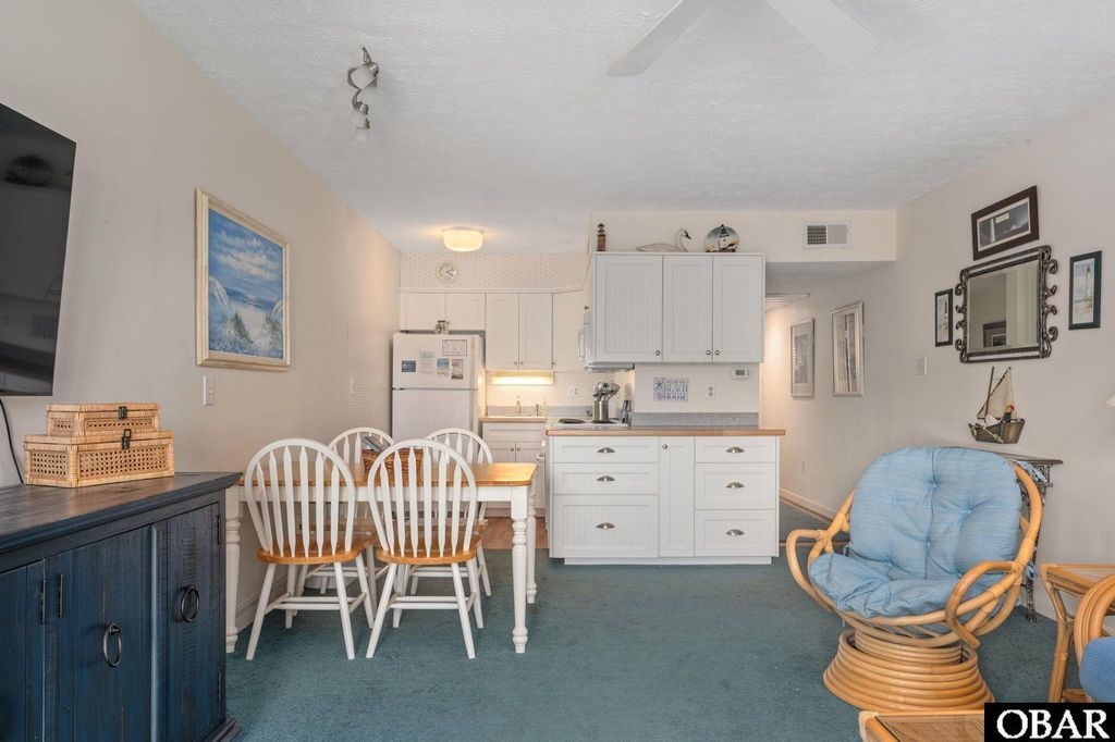 Image 12 of property listing at 117 Sea Colony Drive Unit 211 B, Duck, NC 27949