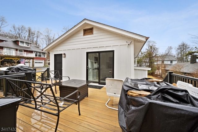 4 Dead End Rd, Rockaway Twp., NJ 07435