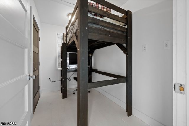 4 Dead End Rd, Rockaway Twp., NJ 07435