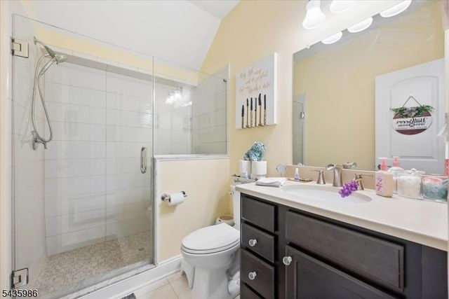 19 Green Valley Way, Harmony Twp., NJ 08865