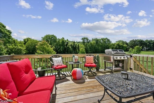 19 Green Valley Way, Harmony Twp., NJ 08865