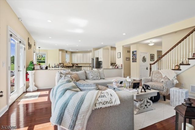 19 Green Valley Way, Harmony Twp., NJ 08865