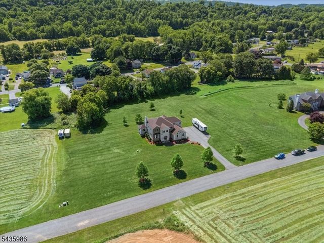19 Green Valley Way, Harmony Twp., NJ 08865